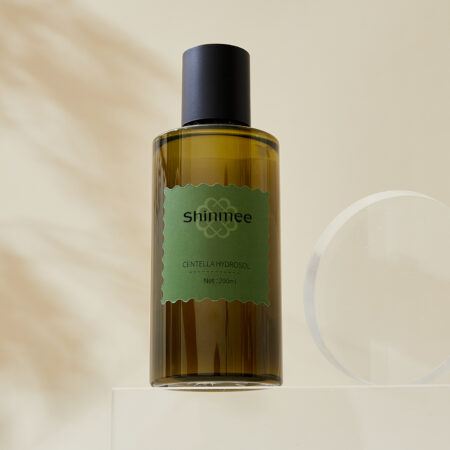 shinmee Centella hydrosol wet compress water for sensitive skin, facial repair, redness relief, toner, moisturizing, pore shrinking spray 200ml